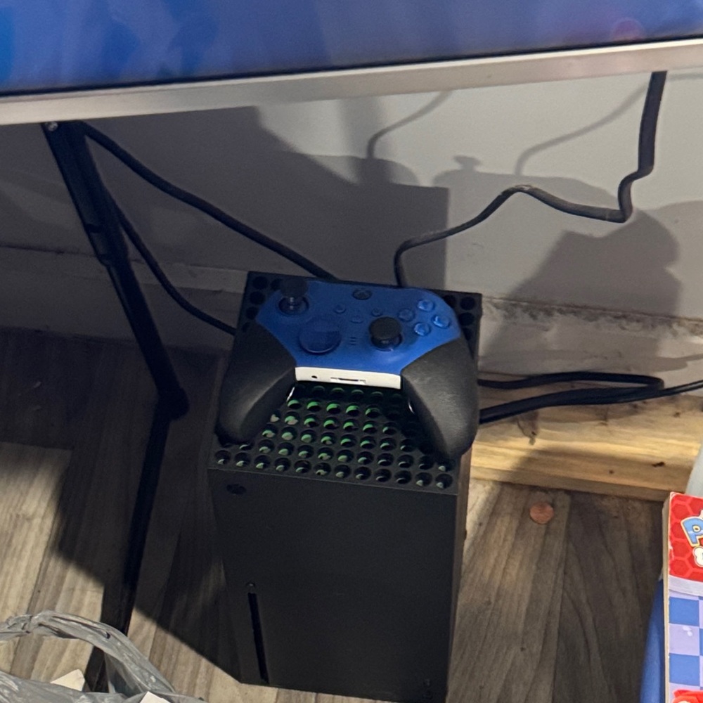 Xbox Series X, 2025 production, Xbox Elite Controller + Paddles.